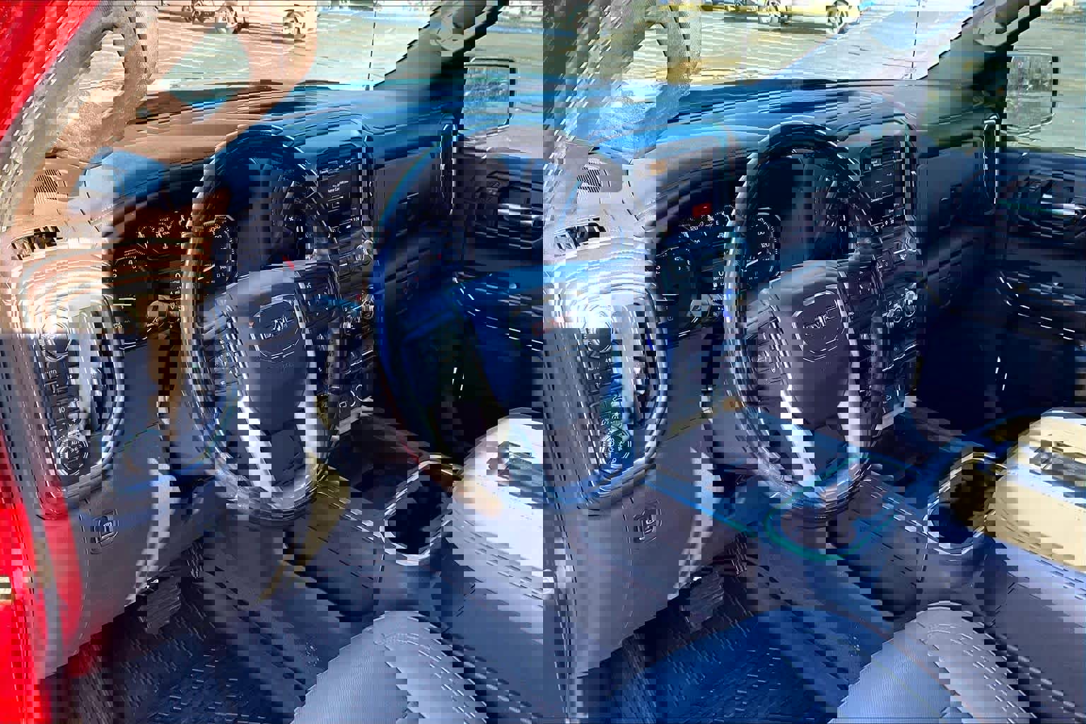 Used 2019 GMC Sierra 1500 SLT w/ SLT Premium Package image 17