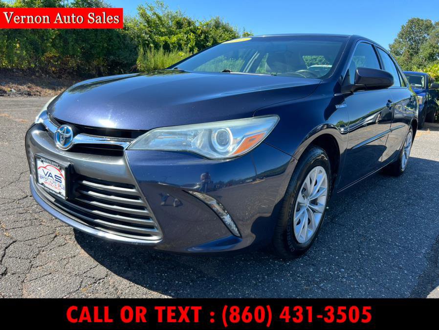 Used 2015 Toyota Camry LE image 1