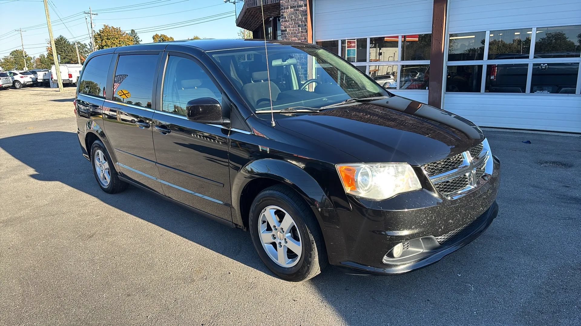Used 2012 Dodge Grand Caravan Crew FWD image 21
