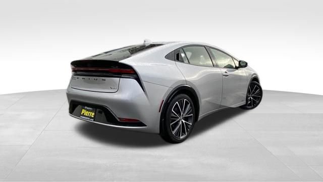 Used 2023 Toyota Prius XLE image 5