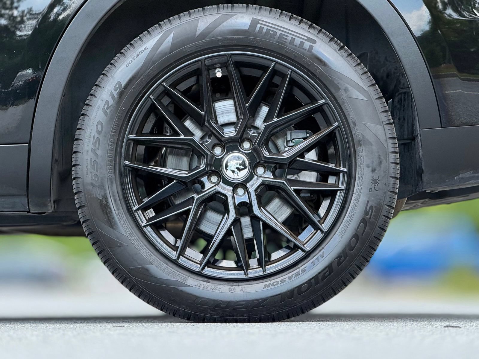 Used 2017 Maserati Levante AWD/4WD image 19