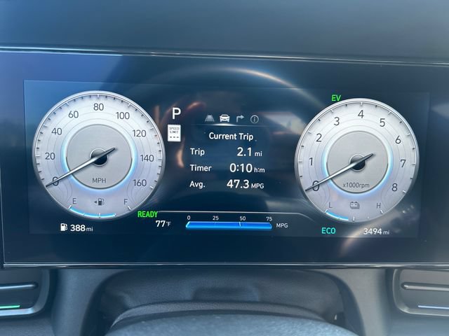 Used 2025 Hyundai Elantra SEL FWD image 15