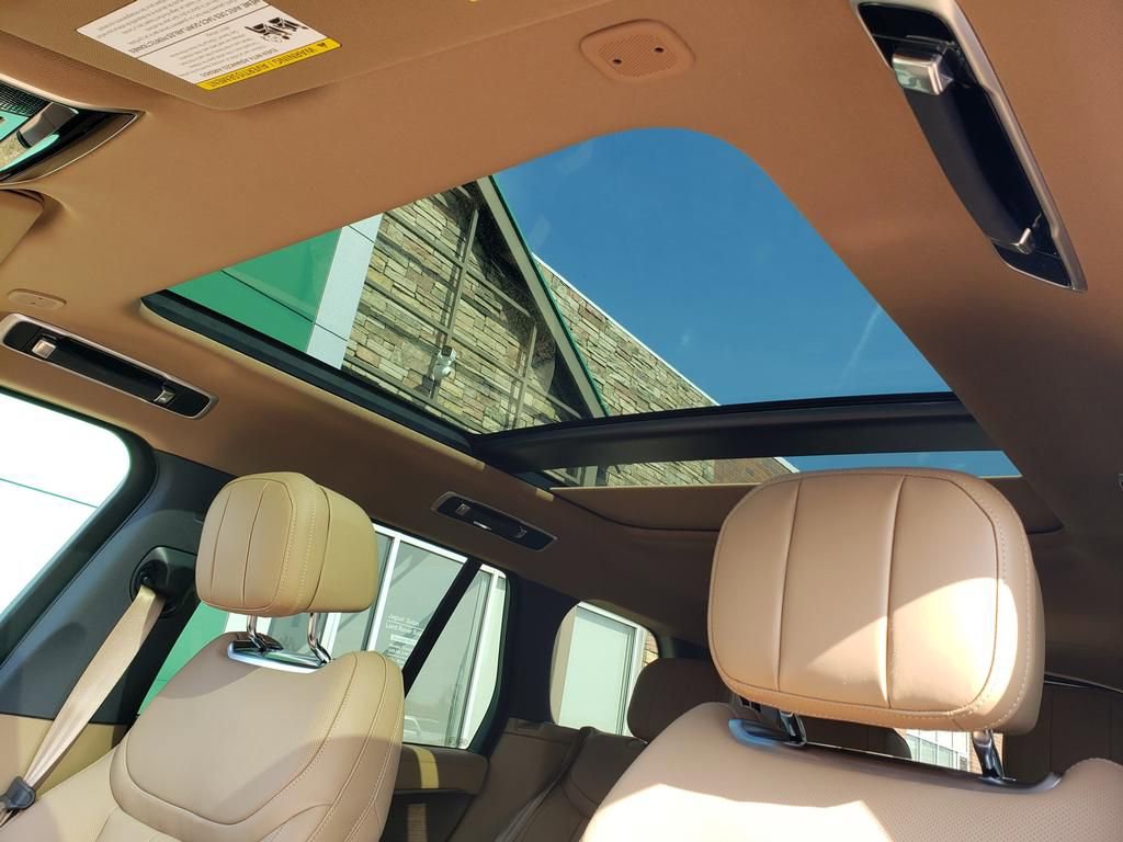 New 2026 Land Rover Range Rover SE image 21