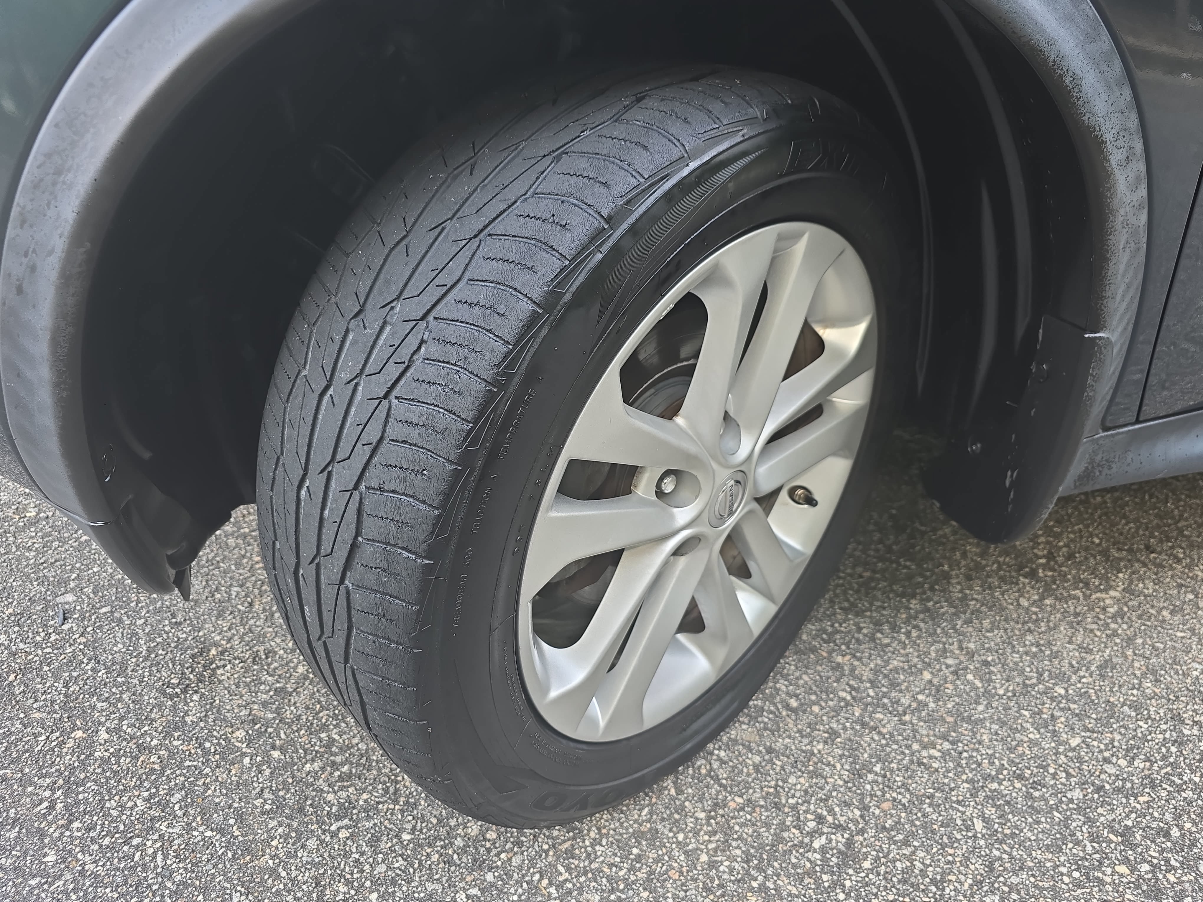 Used 2014 Nissan Juke S FWD image 32