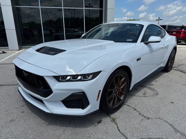 Used 2024 Ford Mustang GT Premium image 3