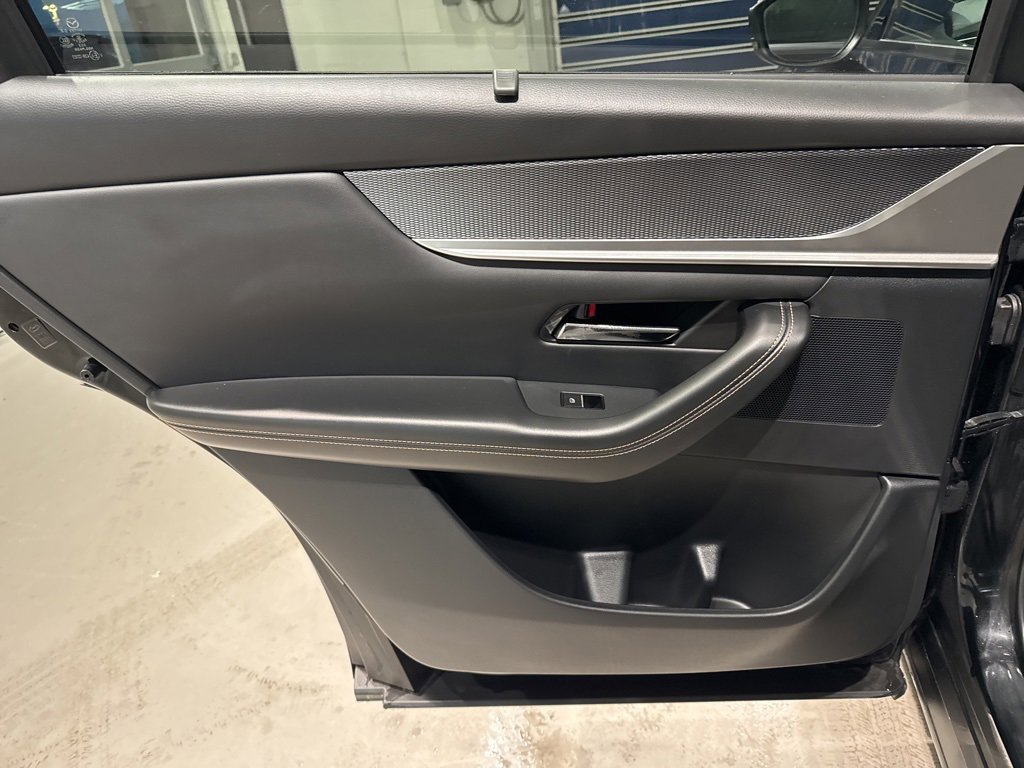 Used 2025 MAZDA CX-70 Plug-In Hybrid w/ Premium Pkg image 27