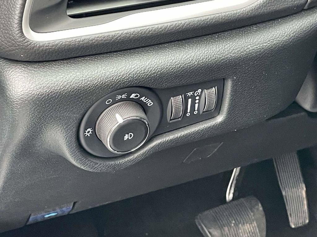 New 2026 Chrysler Pacifica Select image 28