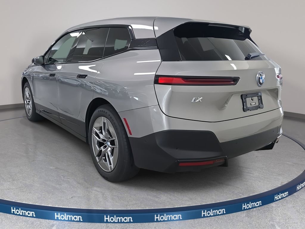Used 2023 BMW iX xDrive50 image 9
