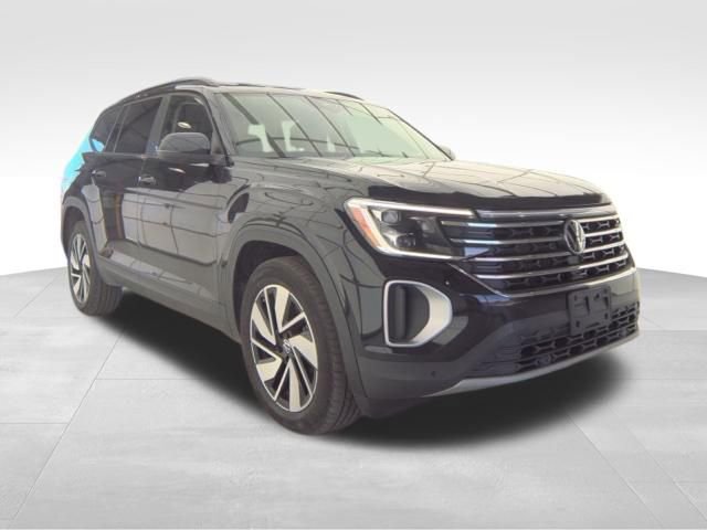 Used 2025 Volkswagen Atlas SE image 4