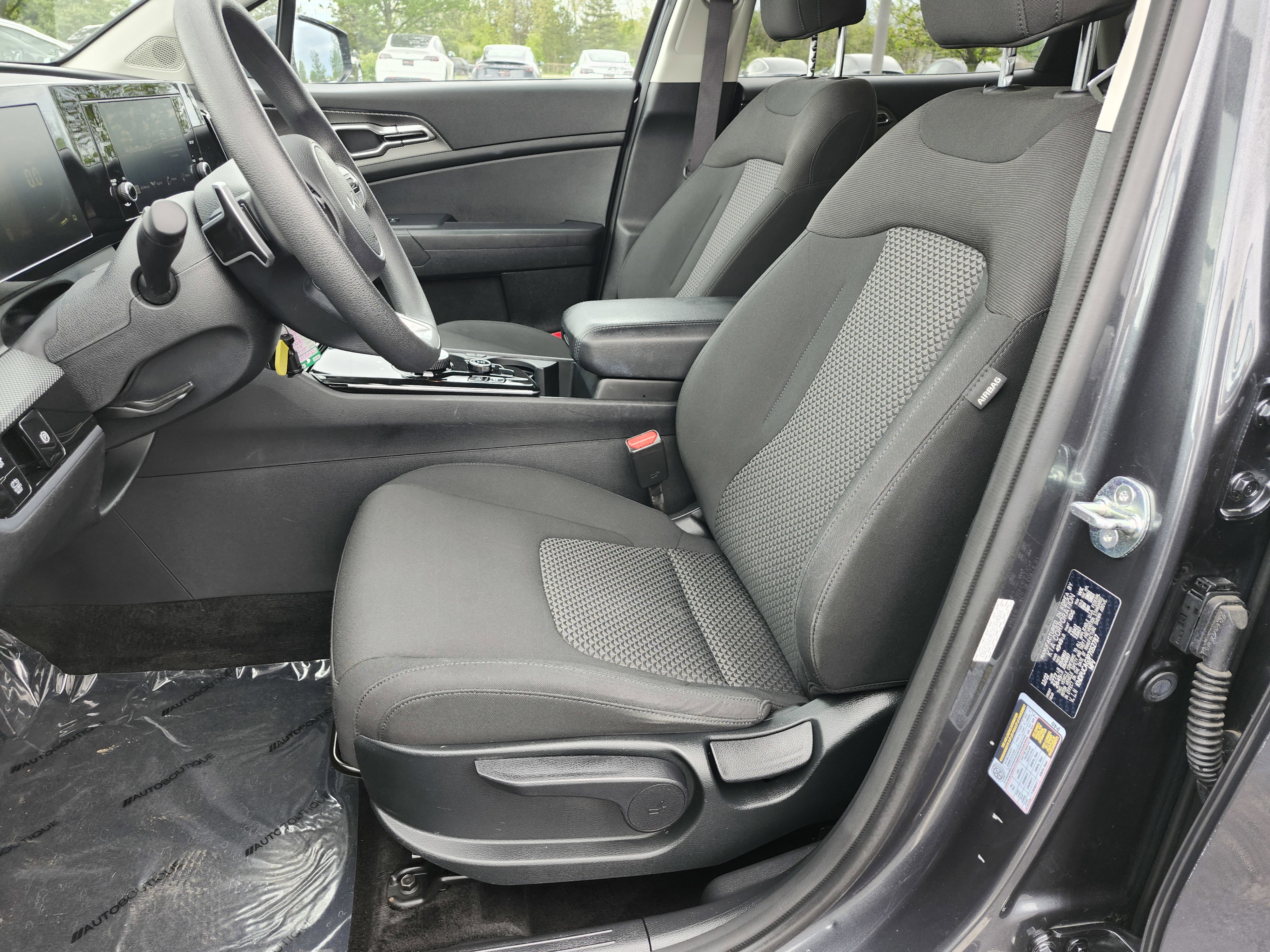 Used 2023 Kia Sportage LX AWD/4WD image 23