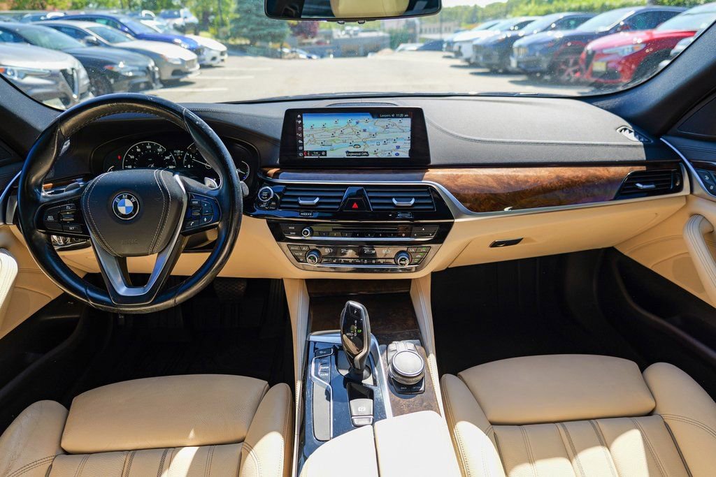 Used 2018 BMW 540i xDrive image 37