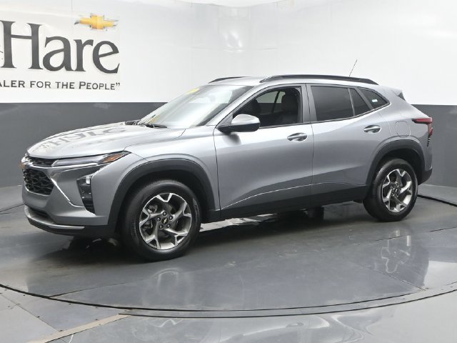 Used 2025 Chevrolet Trax LT FWD image 37