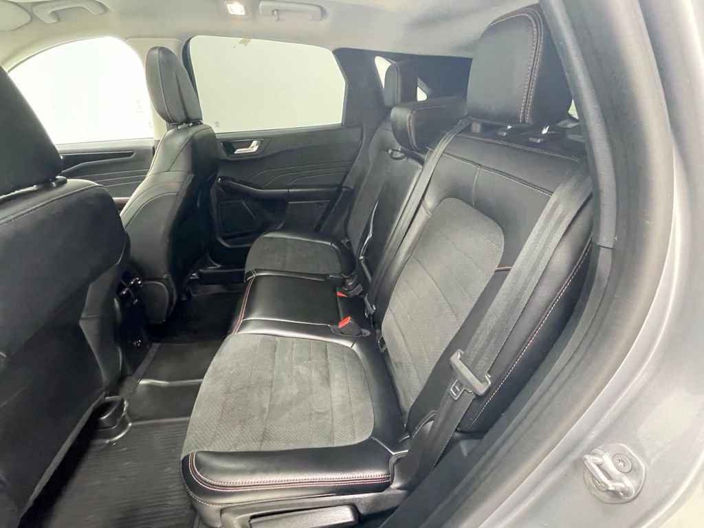 Used 2022 Ford Escape SEL w/ SEL Stealth AWD Package image 11
