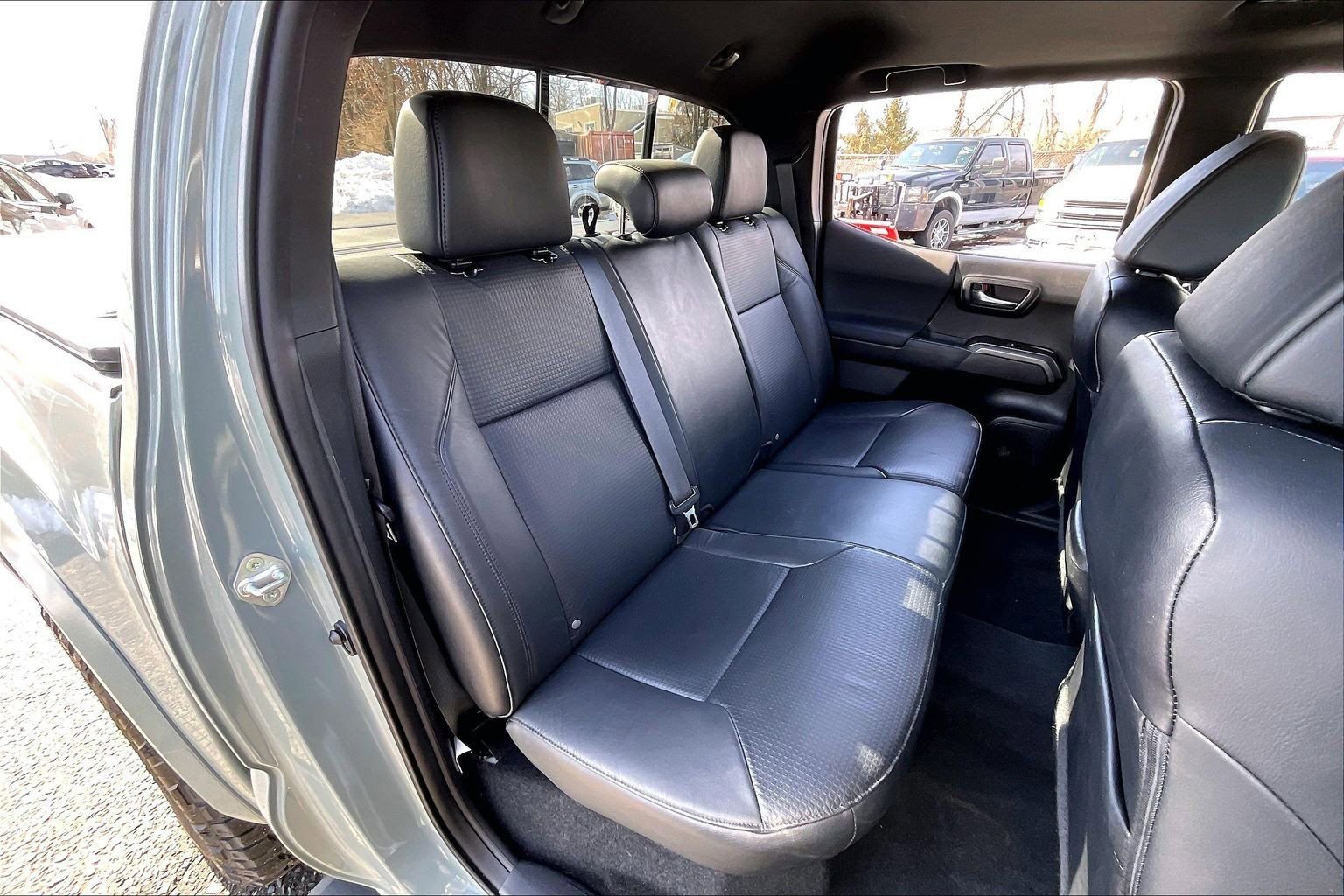 Used 2022 Toyota Tacoma TRD Sport w/ TRD Premium Sport Package image 17