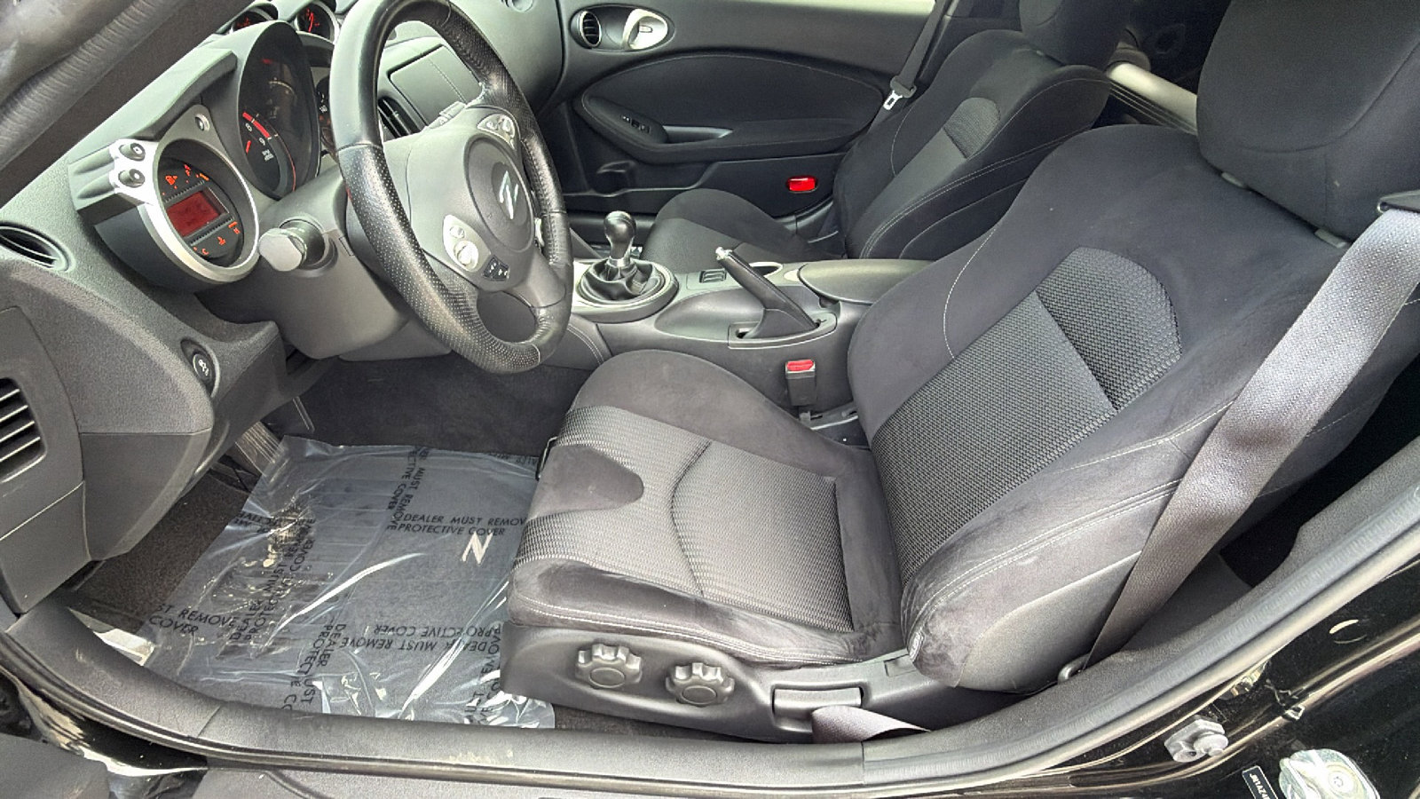 Used 2017 Nissan 370Z Coupe image 16