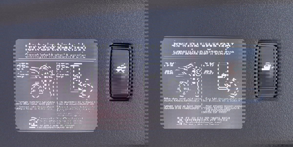 Used 2021 INFINITI QX50 Sensory w/ Cargo Package image 23