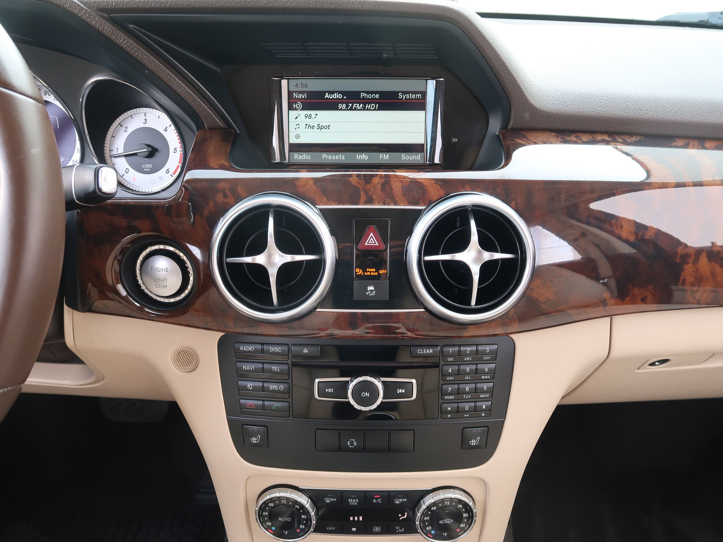 Used 2015 Mercedes-Benz GLK 250 BlueTEC 4MATIC image 16