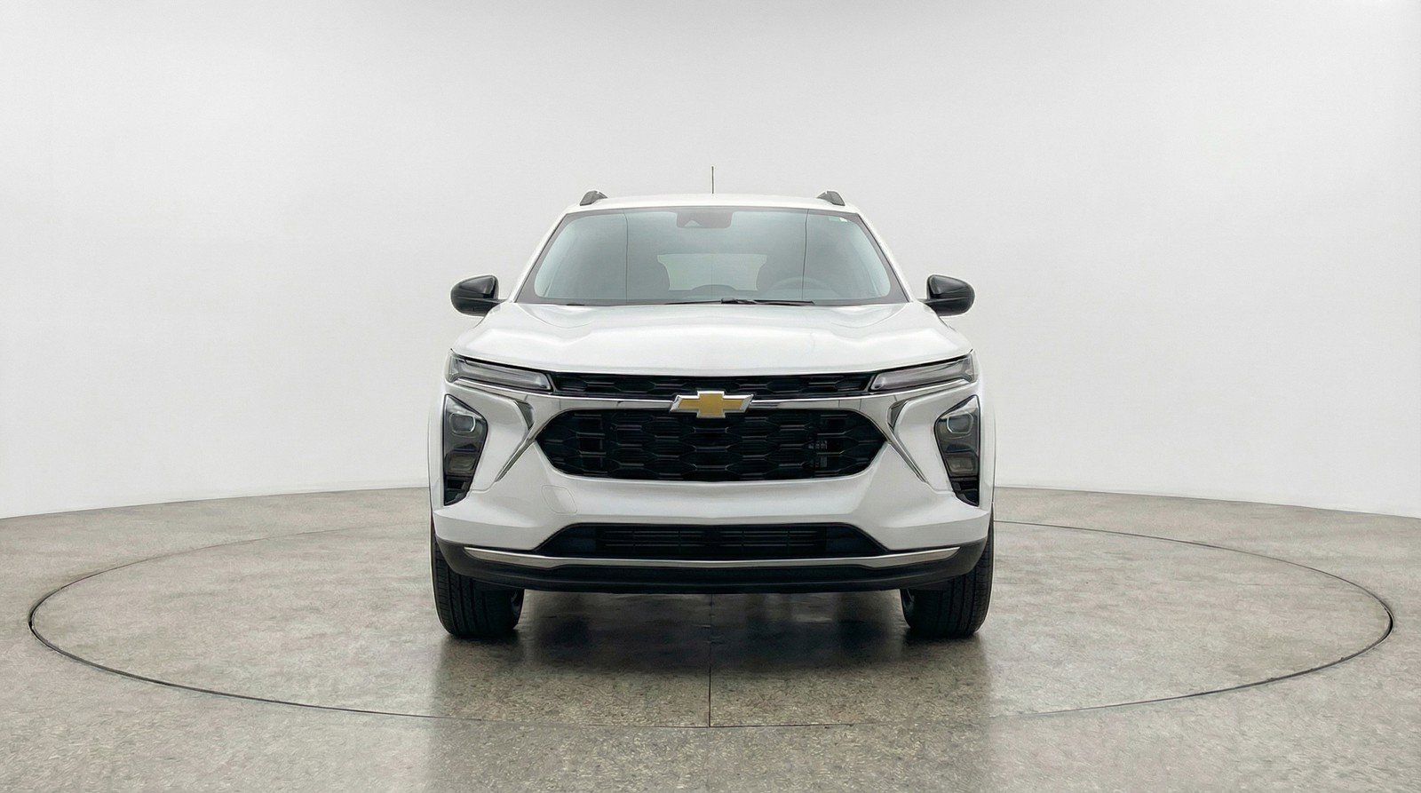 Used 2025 Chevrolet Trax LT w/ LT Convenience Package image 2