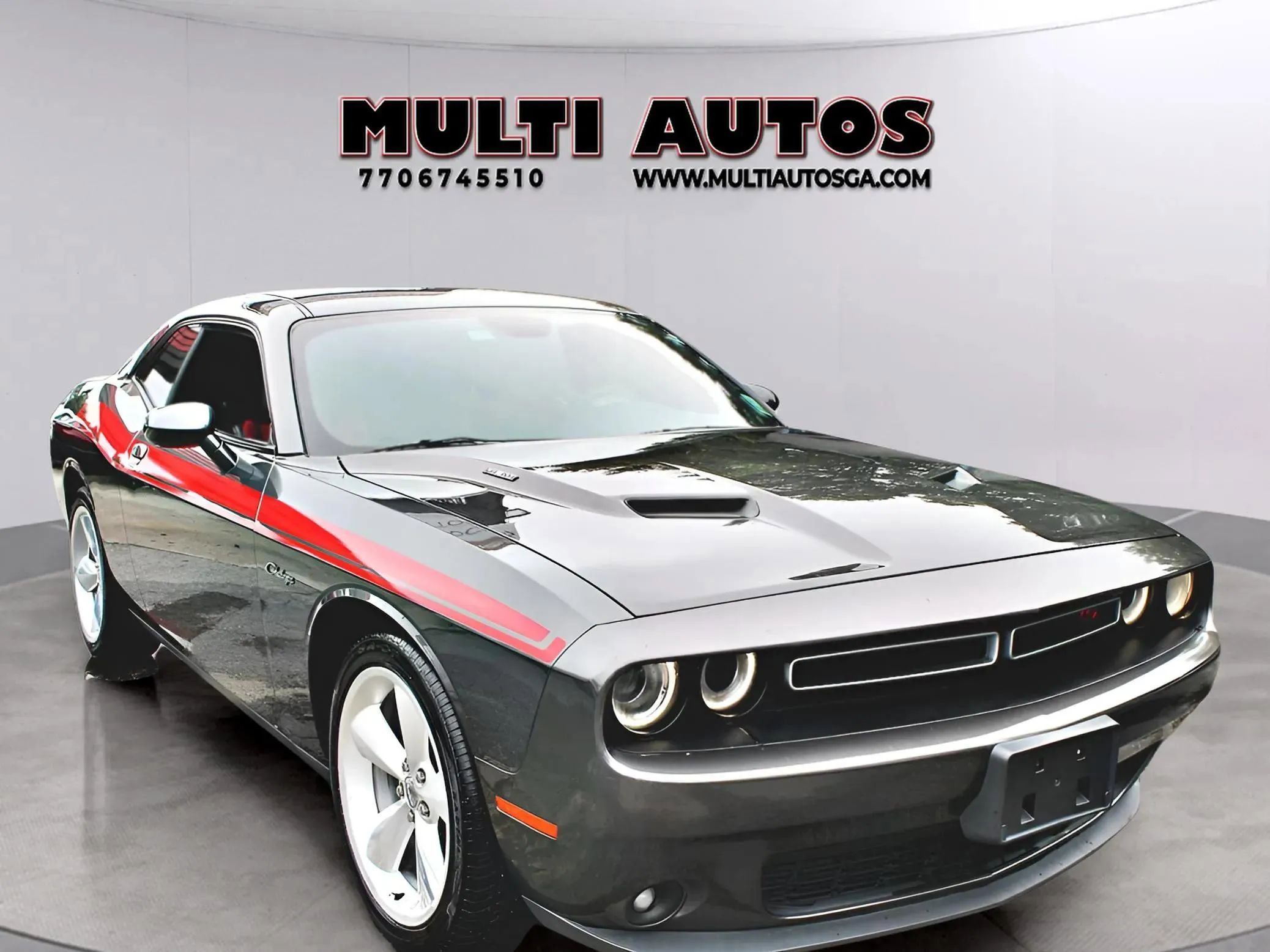 Used 2015 Dodge Challenger R/T Plus image 29