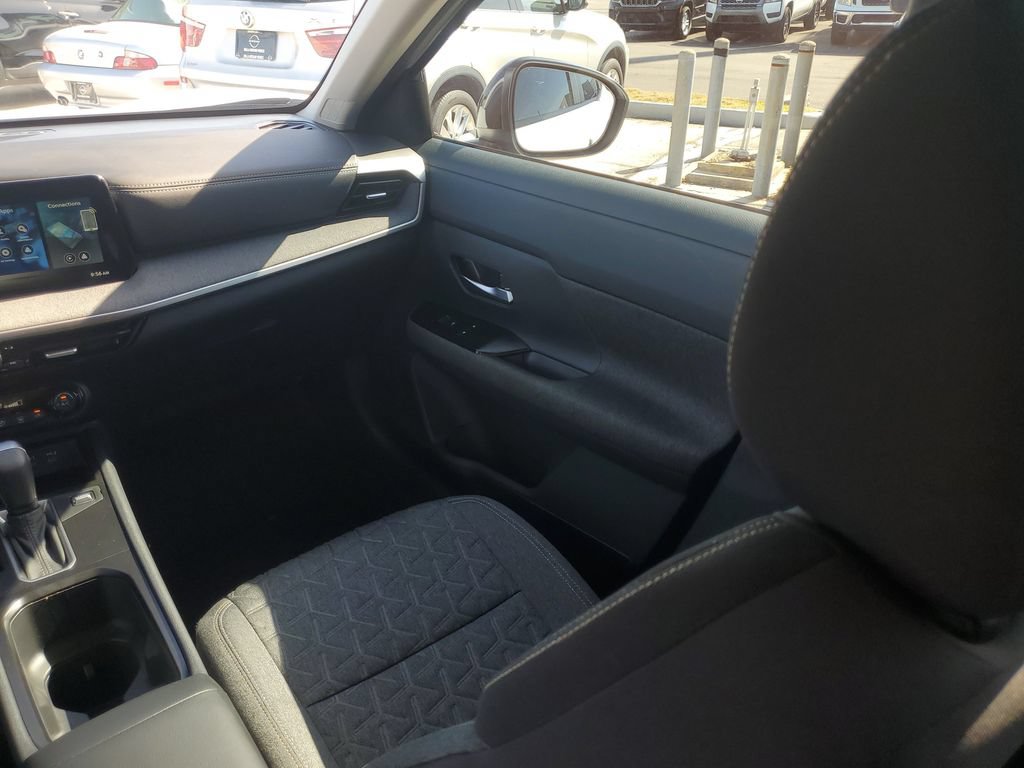 Used 2026 Nissan Kicks SV w/ Illumination Package FWD image 21