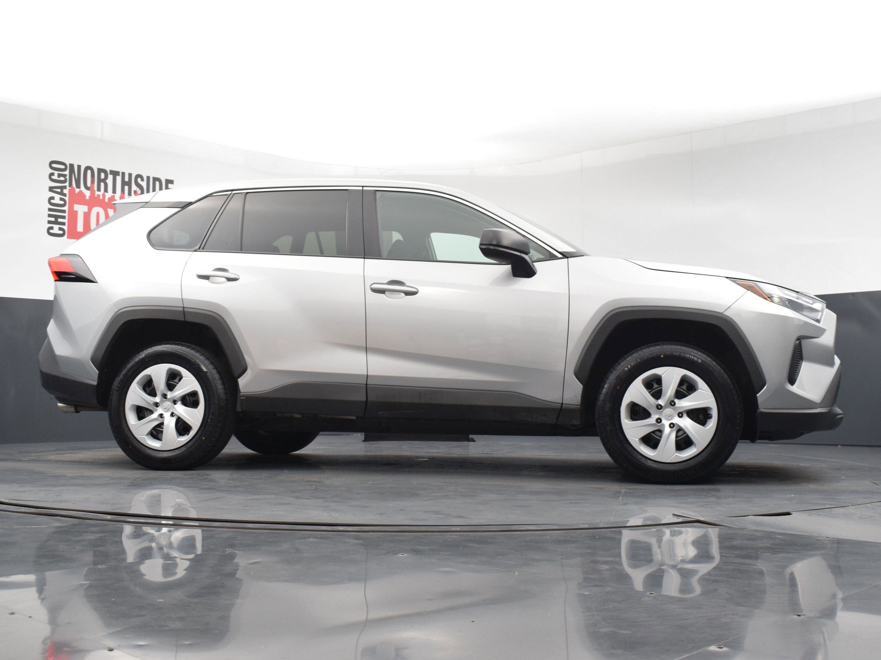 Used 2024 Toyota RAV4 LE AWD/4WD image 27