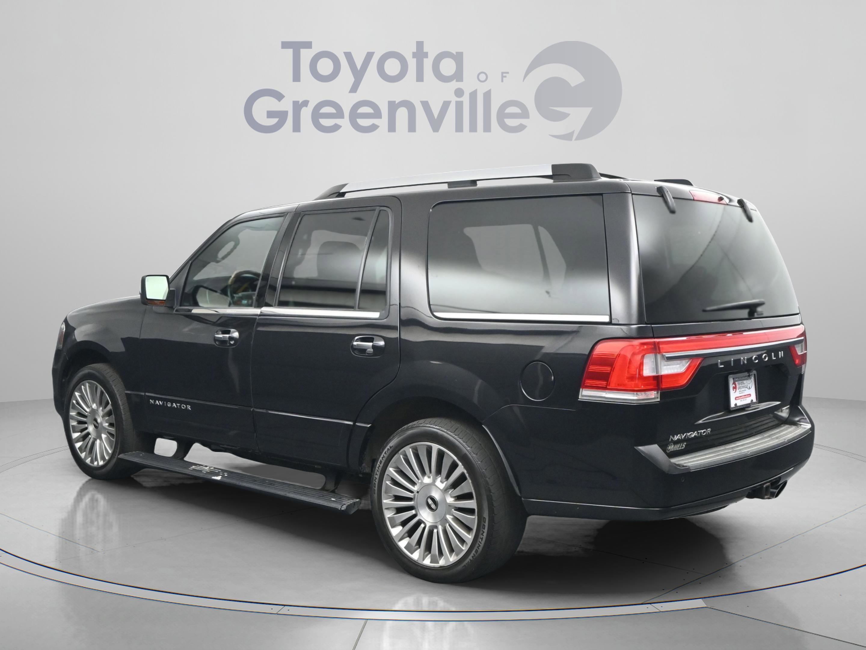 Used 2015 Lincoln Navigator 4WD image 7