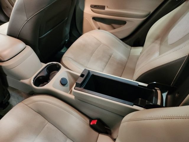Used 2015 Chevrolet Volt Premium w/ Premium Trim Package FWD image 25