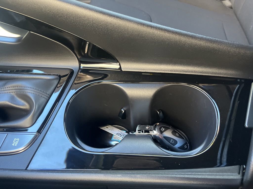 Used 2025 Hyundai Elantra SEL image 29