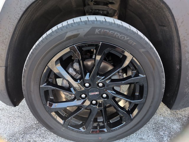 Used 2023 GMC Terrain SLE w/ Driver Convenience Package image 23