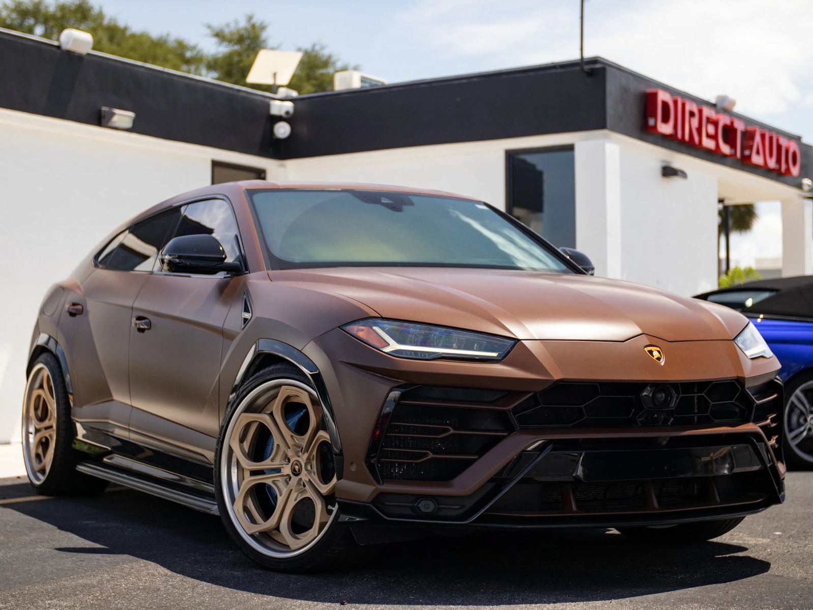 Used 2019 Lamborghini Urus AWD/4WD image 1