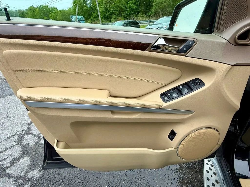Used 2012 Mercedes-Benz GL 450 4MATIC image 13