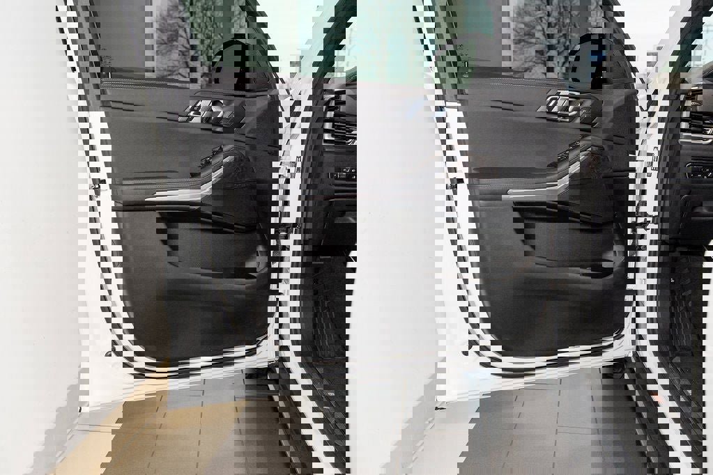 Used 2022 BMW X5 xDrive40i w/ Premium Package image 12