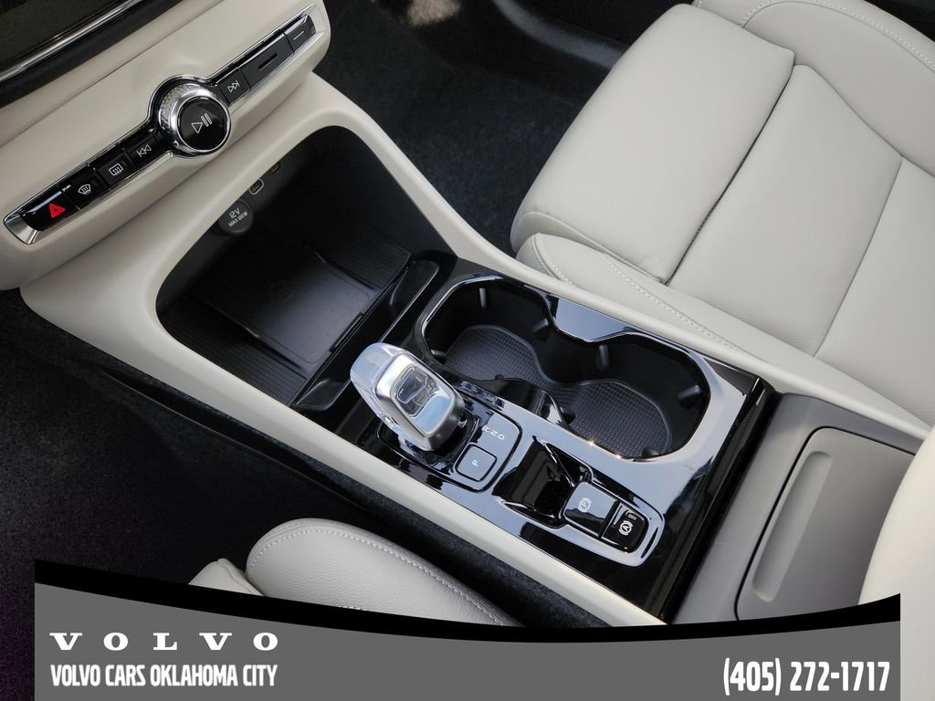 New 2026 Volvo XC40 B5 Plus w/ Protection Package Premier image 19