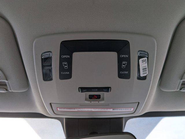 Used 2024 Toyota Sienna LE FWD image 16