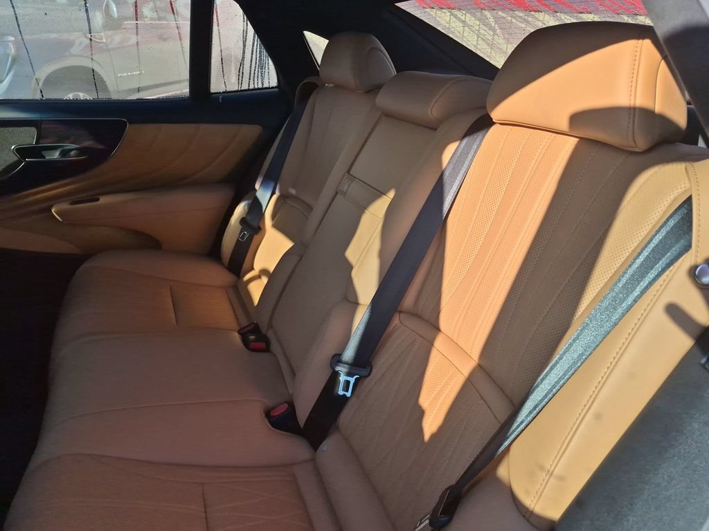 Used 2021 Lexus LS 500 AWD w/ Interior Upgrade Package image 24