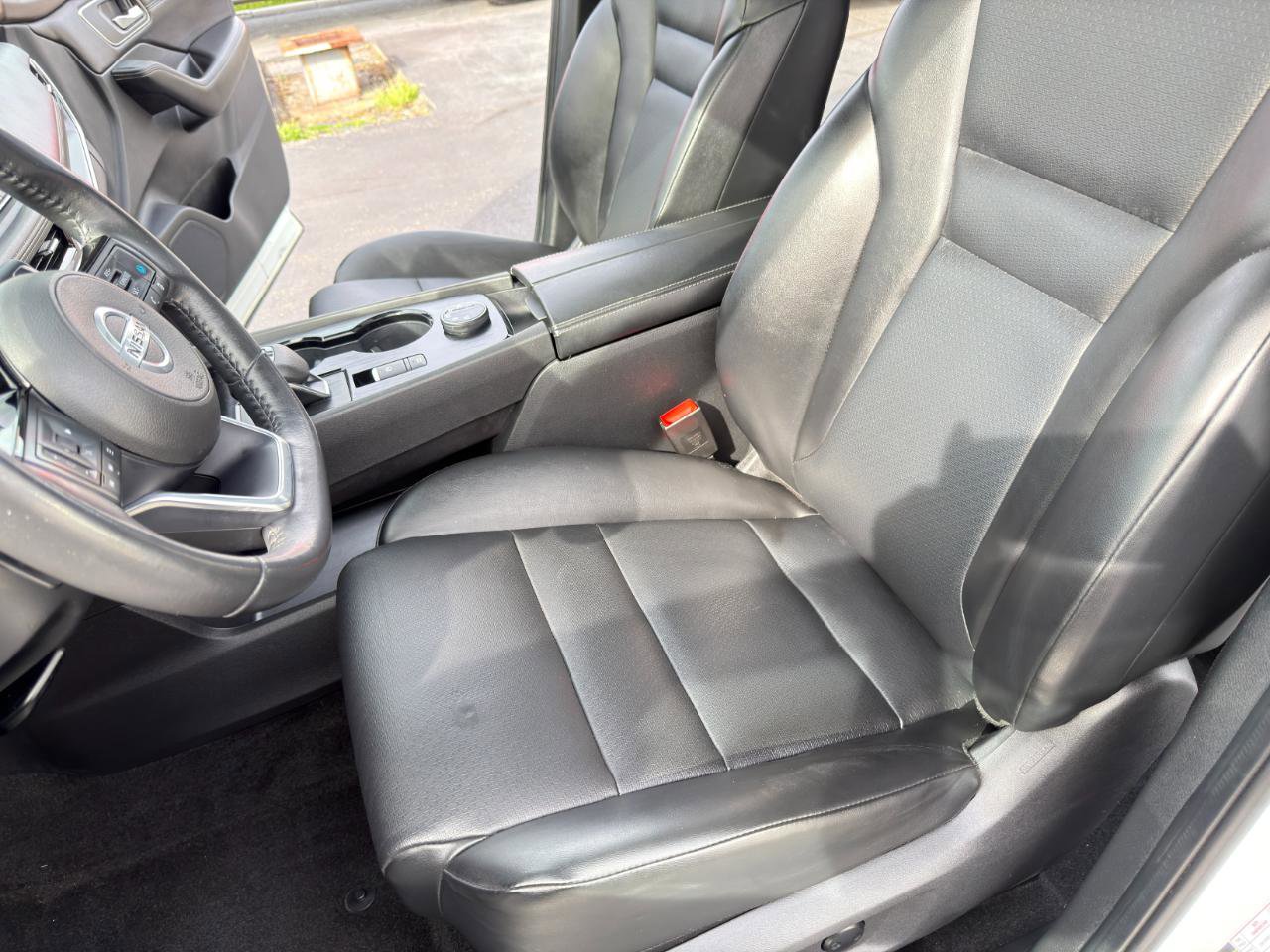 Used 2021 Nissan Rogue SV w/ Premium Package AWD/4WD image 23