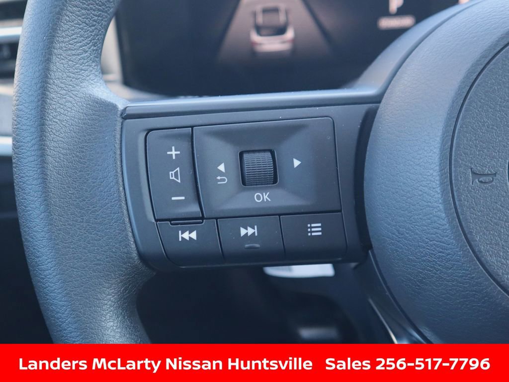 Used 2025 Nissan Kicks SV image 23