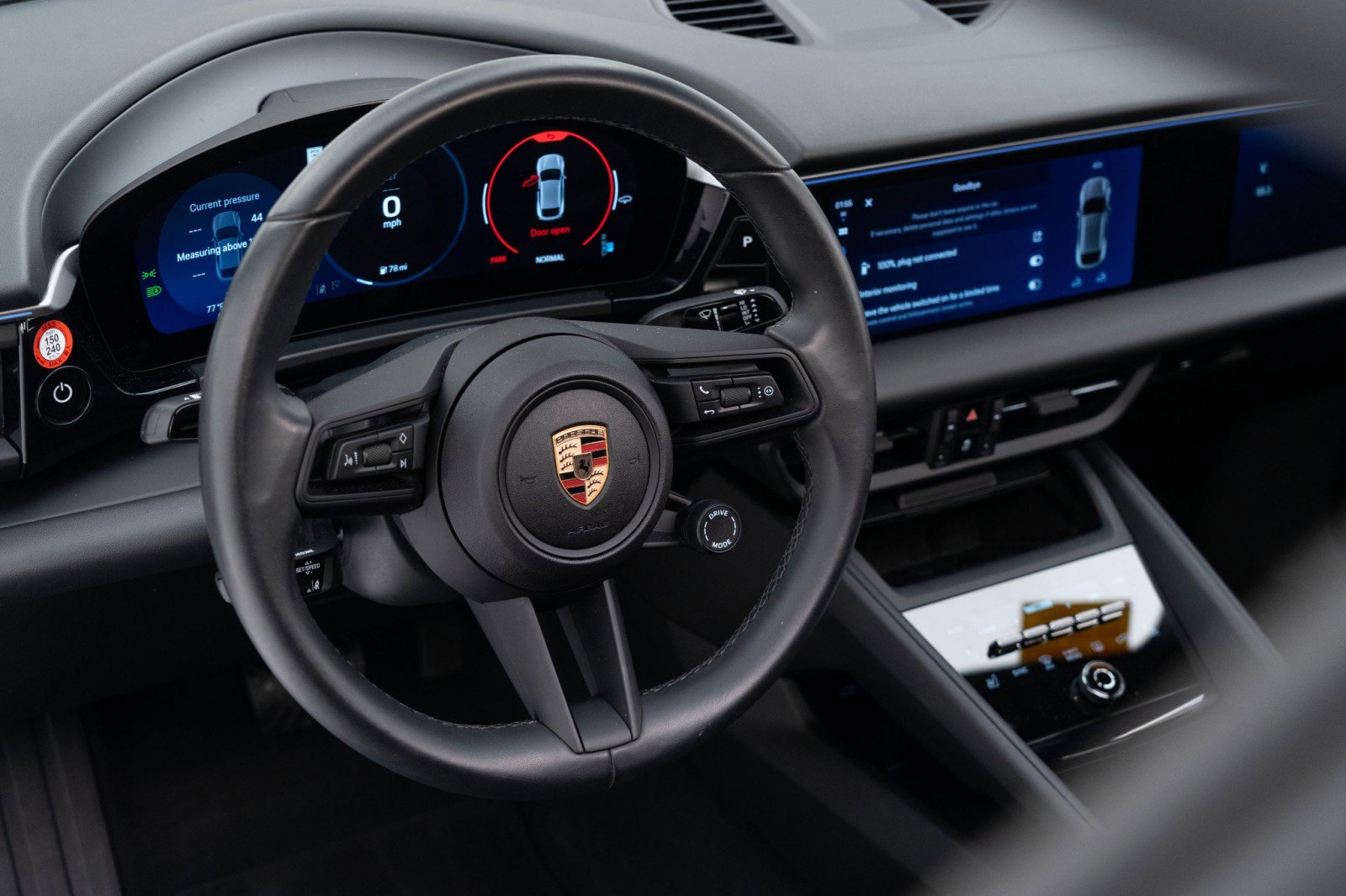 Certified 2024 Porsche Macan 4 Electric image 21