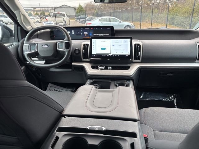 Certified 2025 Ford Expedition Active image 11