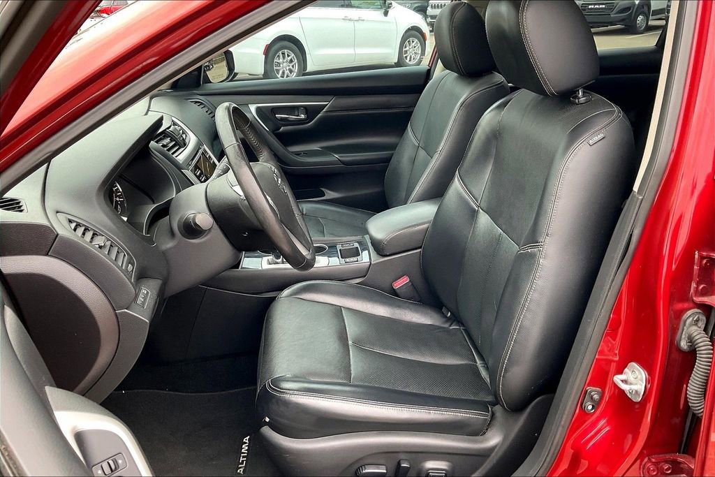 Used 2016 Nissan Altima 2.5 SL w/ Moonroof Package image 25