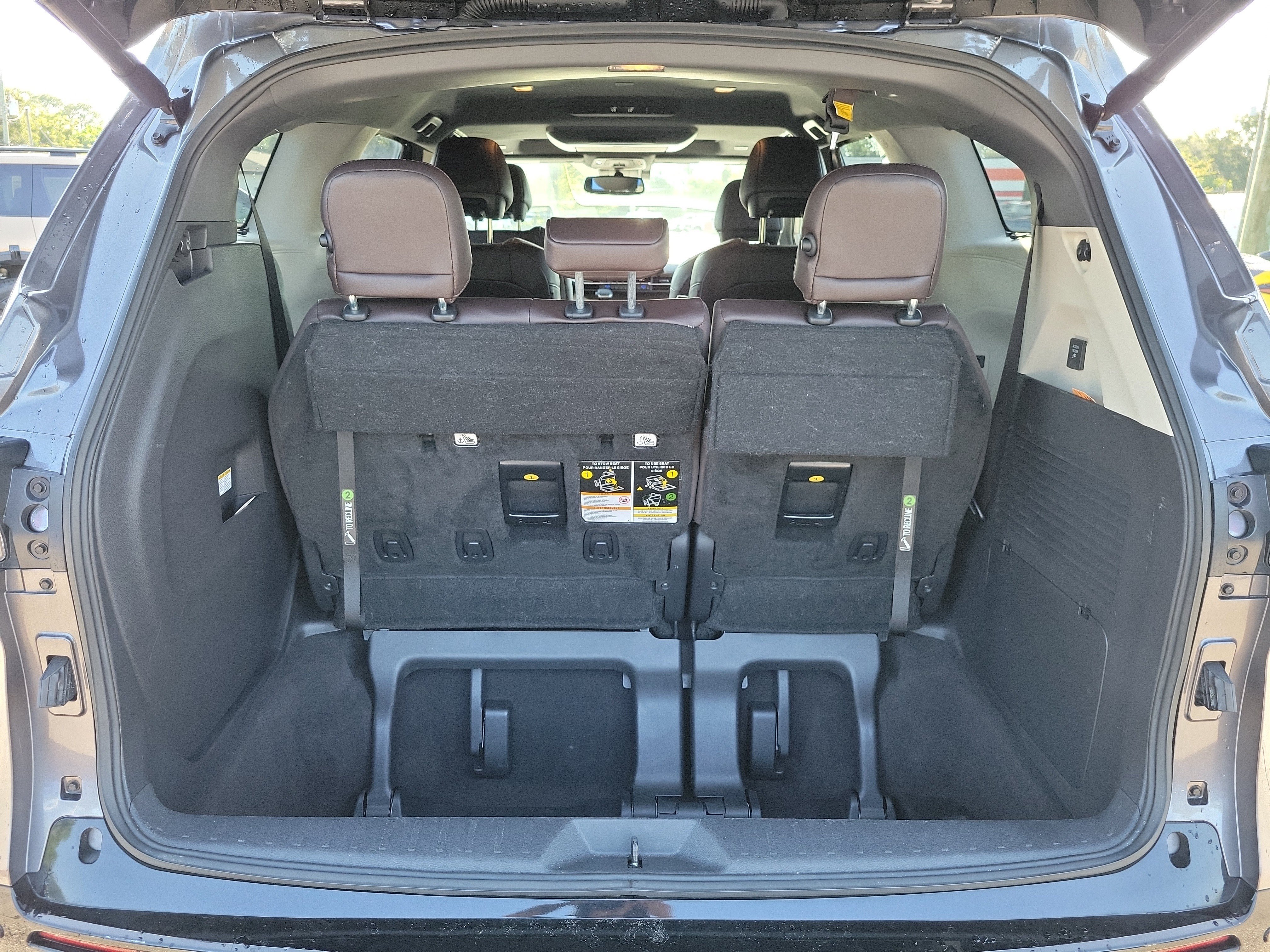Used 2023 Toyota Sienna Platinum FWD image 14