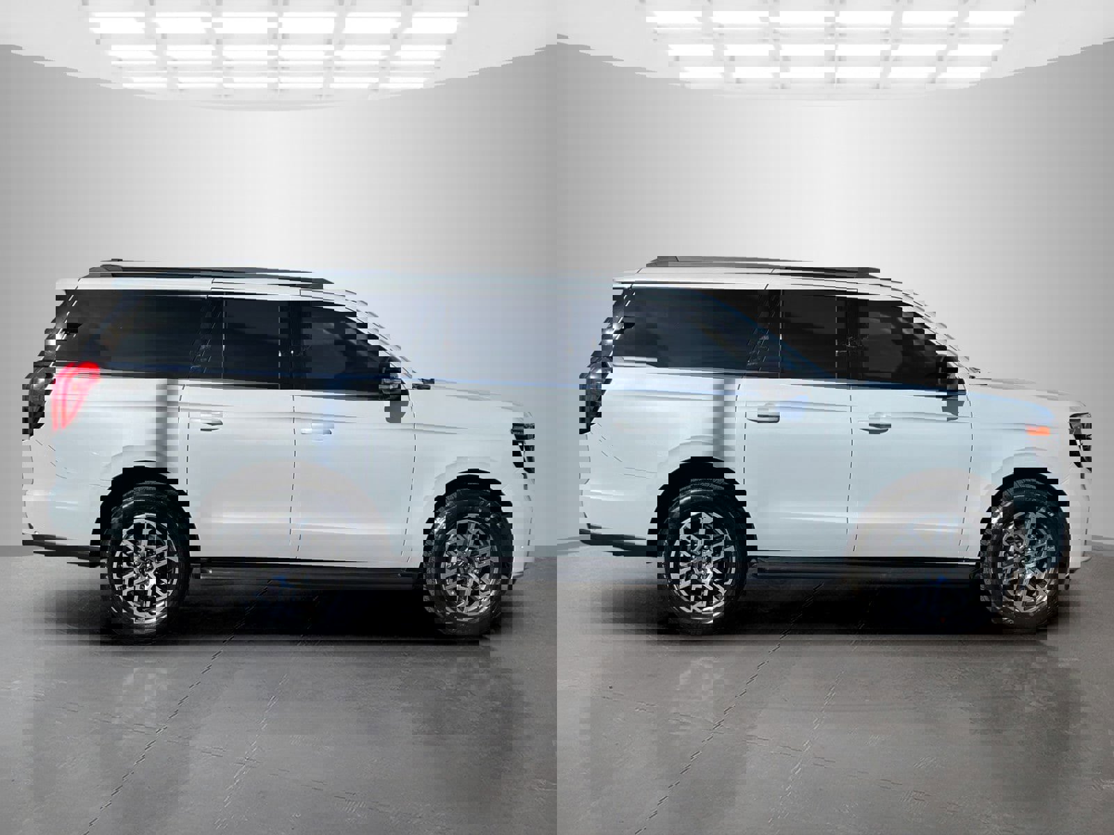 Used 2025 Ford Expedition Max Active image 3