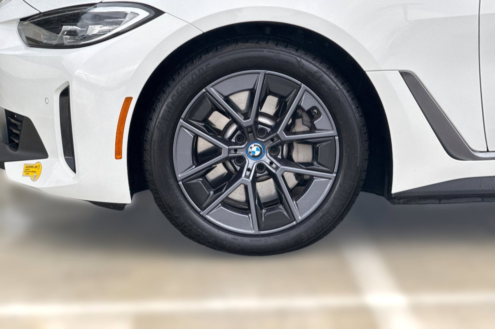 Used 2022 BMW i4 eDrive40 w/ Premium Package image 11