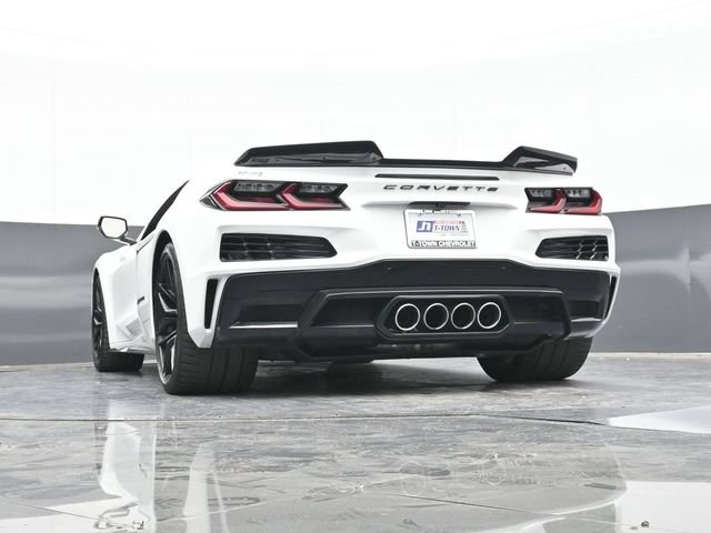 Used 2024 Chevrolet Corvette Z06 RWD image 40