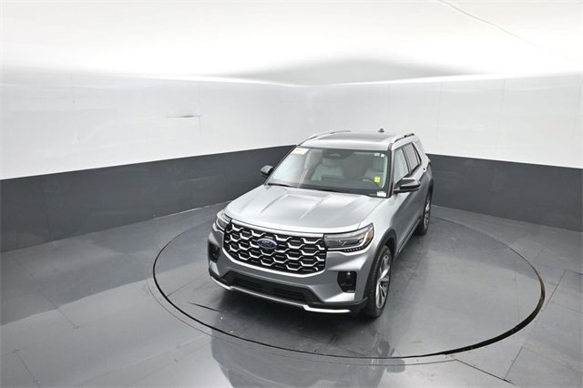 Certified 2025 Ford Explorer Platinum w/ Ultimate Package image 21