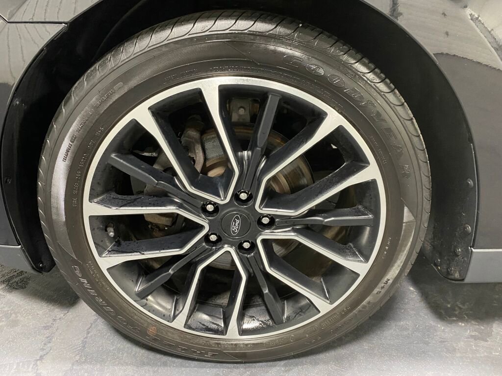 Used 2019 Ford Taurus SEL w/ Equipment Group 201A image 5