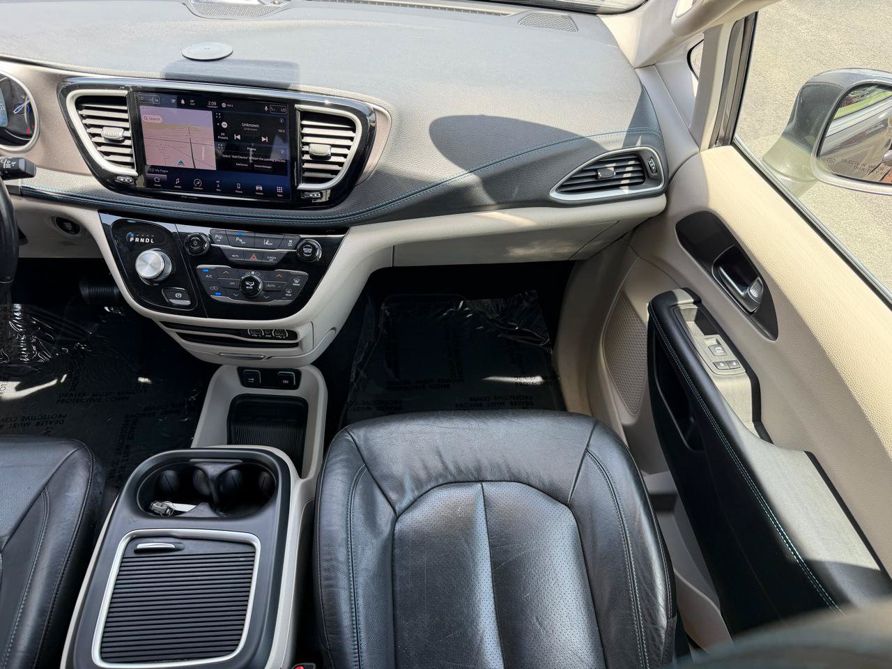 Used 2021 Chrysler Pacifica Touring-L FWD image 25