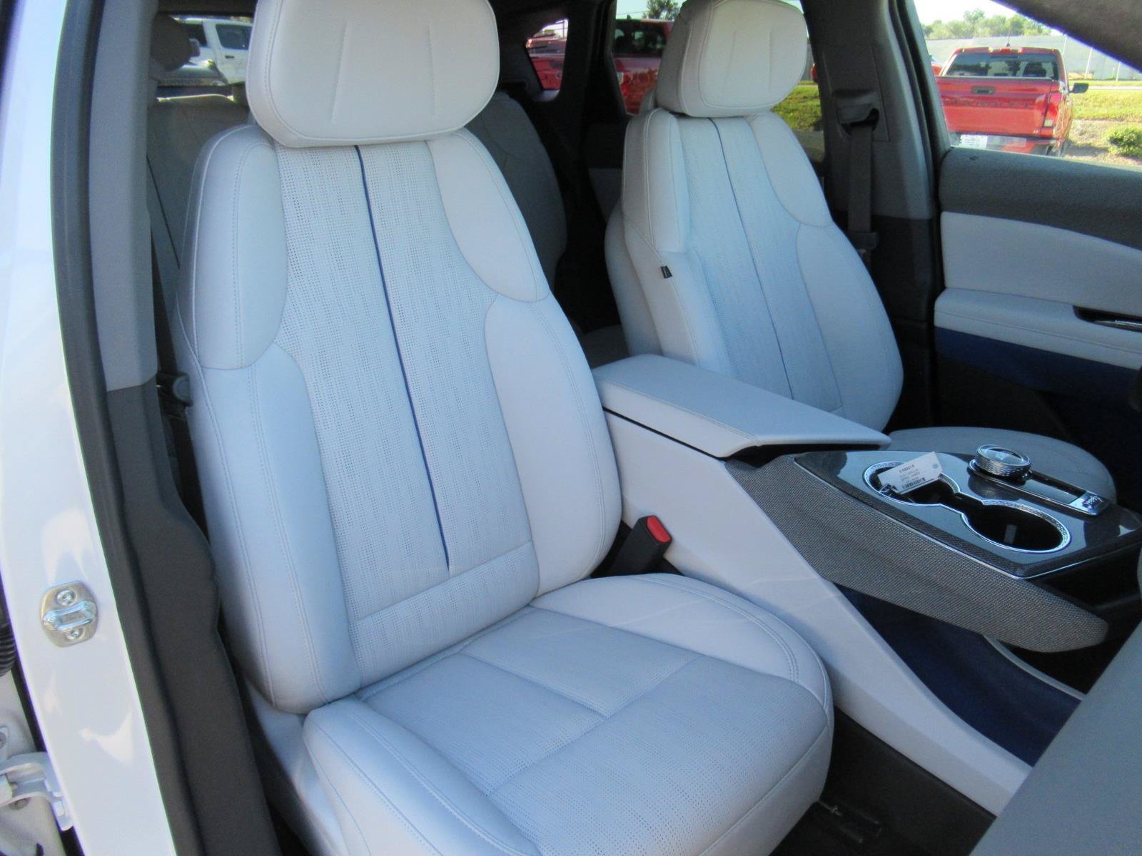 Certified 2025 Cadillac Optiq Sport 2 AWD/4WD image 10