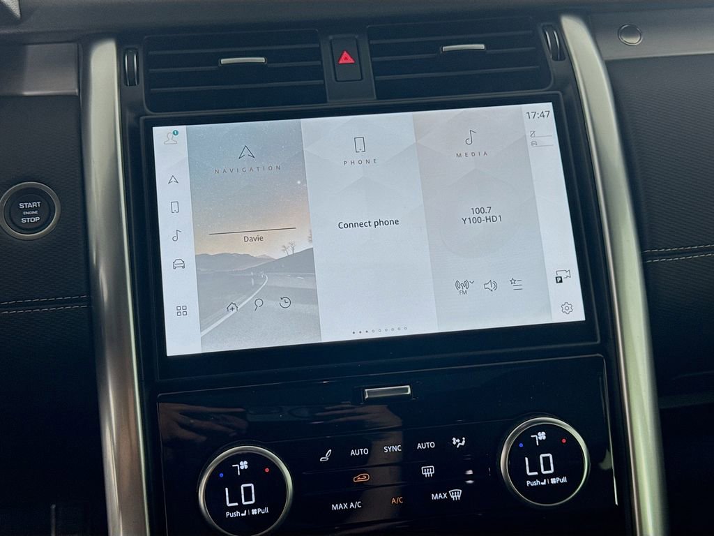 New 2025 Land Rover Discovery Dynamic SE image 15