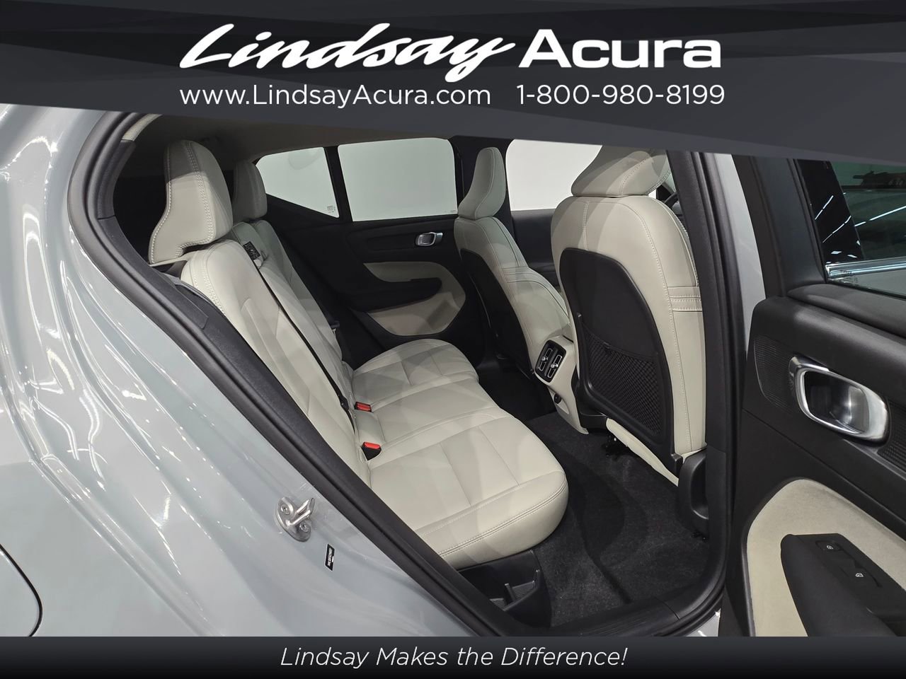 Used 2024 Volvo XC40 B5 Ultimate image 9